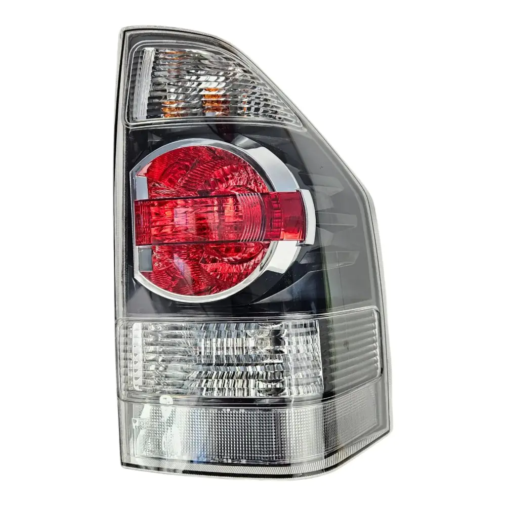 Tuli Taga right Mitsubishi Montero IV (V80)