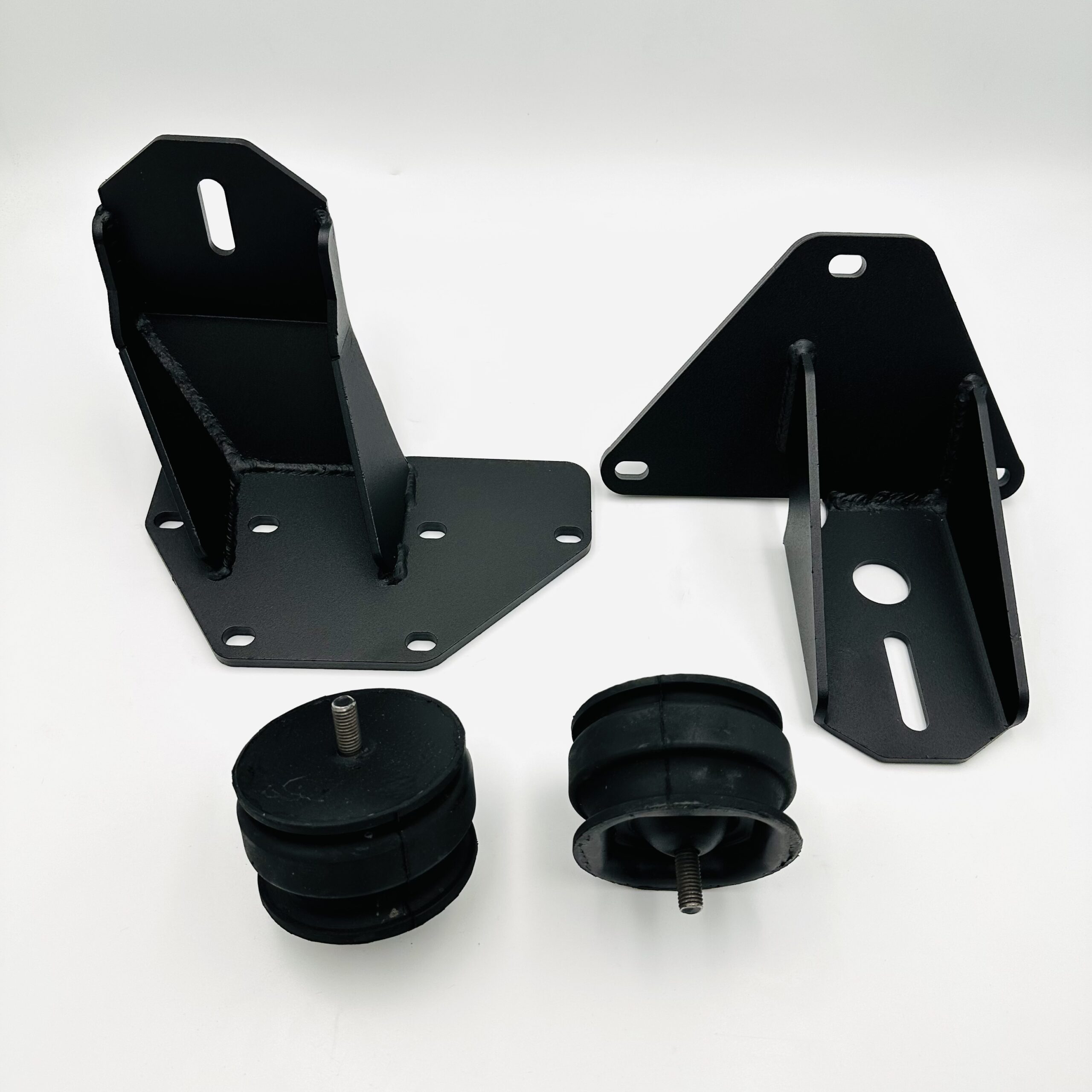 Nissan Patrol Y61 / GU4 BMW M57 / M57N mooturi kinnitused