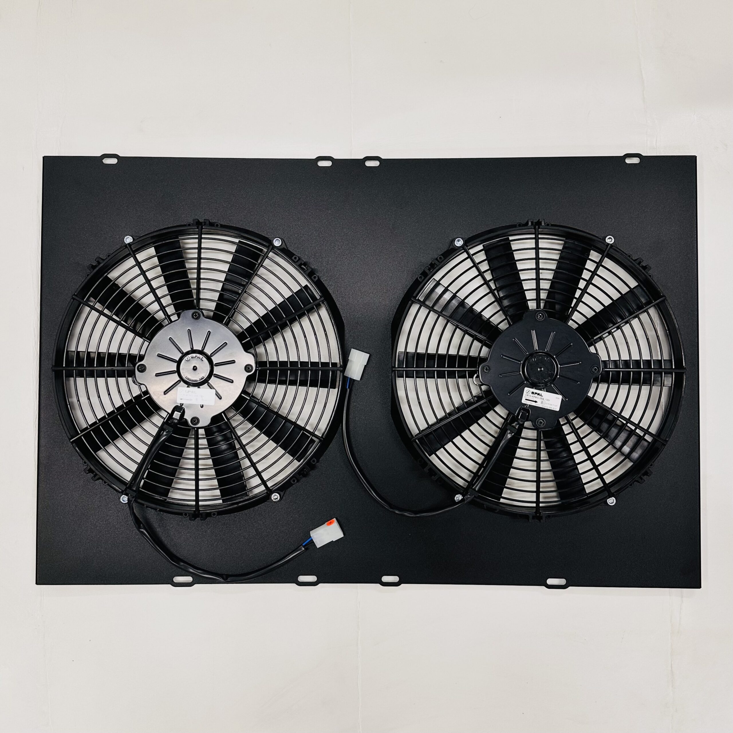 Nissan Patrol Y60 alumiiniumist tunneli ventilaatoritega