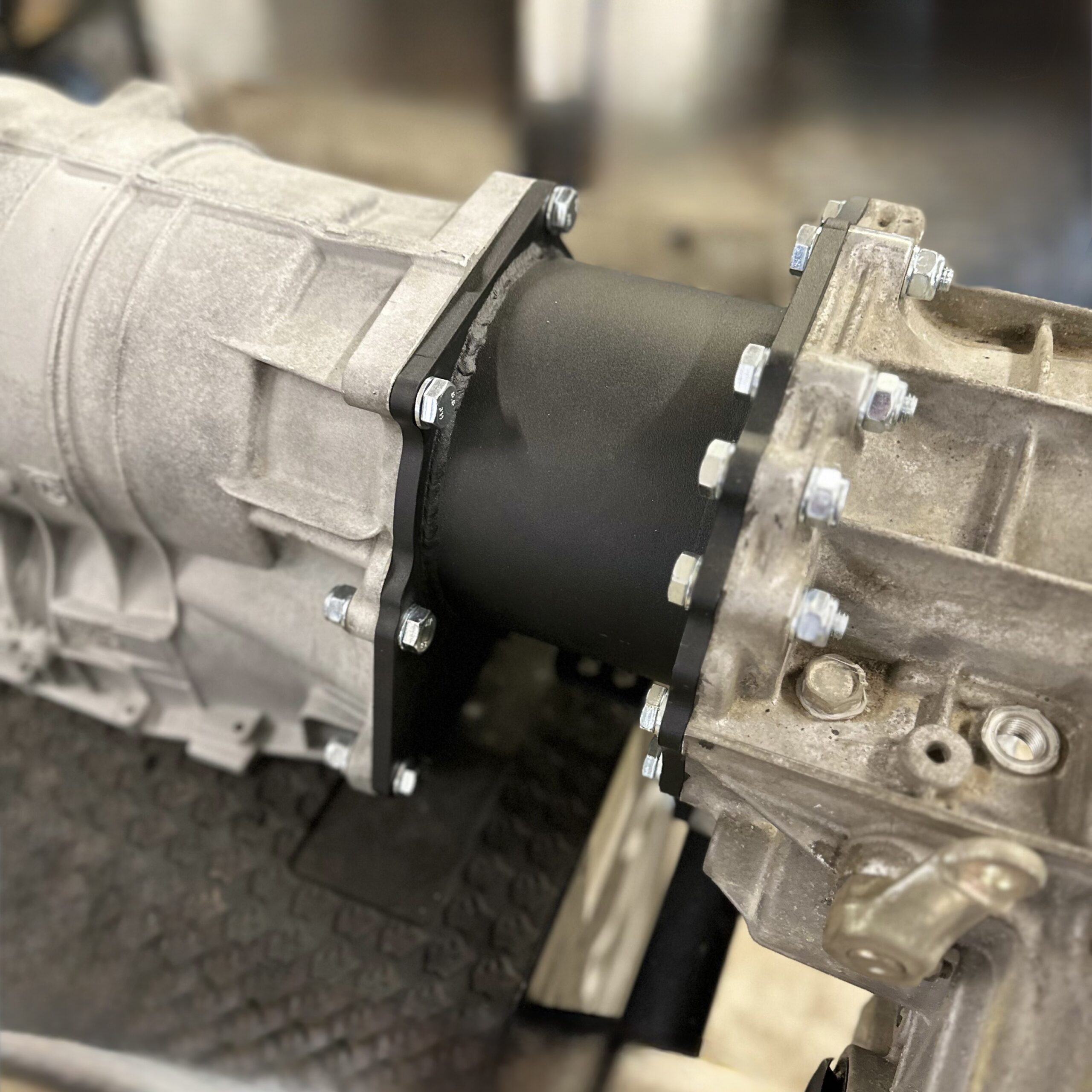 Nissan Navara D40 ja Pathfinder R51 3.0 ülekande adapter 6HP/8HP